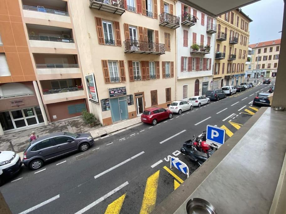 Appartement Grand Studio Tres Bien Situe! *